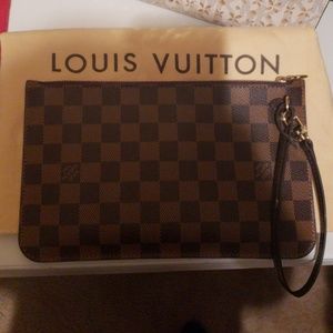 Louis Vuitton damier wristlet